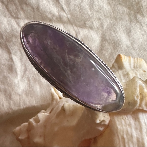 Amethyst handmade elongated statement Ring - Picture 4 of 9